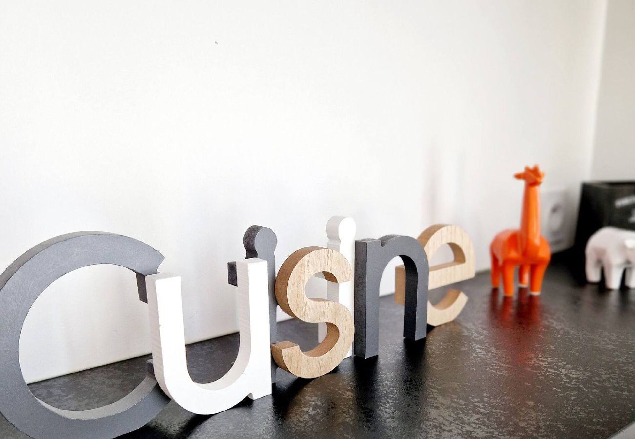 Villa à Gabriac - Le Gîte City Haut de gamme, Jardin, Pi