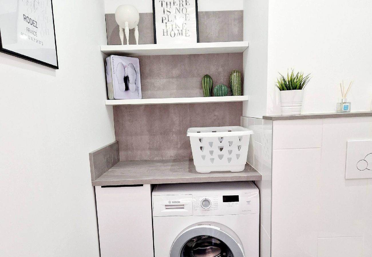 Villa à Gabriac - Le Gîte City Haut de gamme, Jardin, Pi