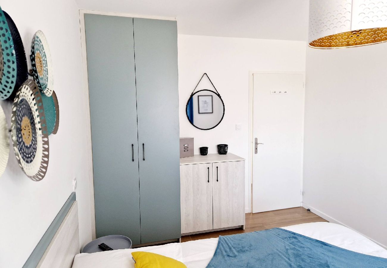 Villa à Gabriac - Le Gîte City Haut de gamme, Jardin, Pi