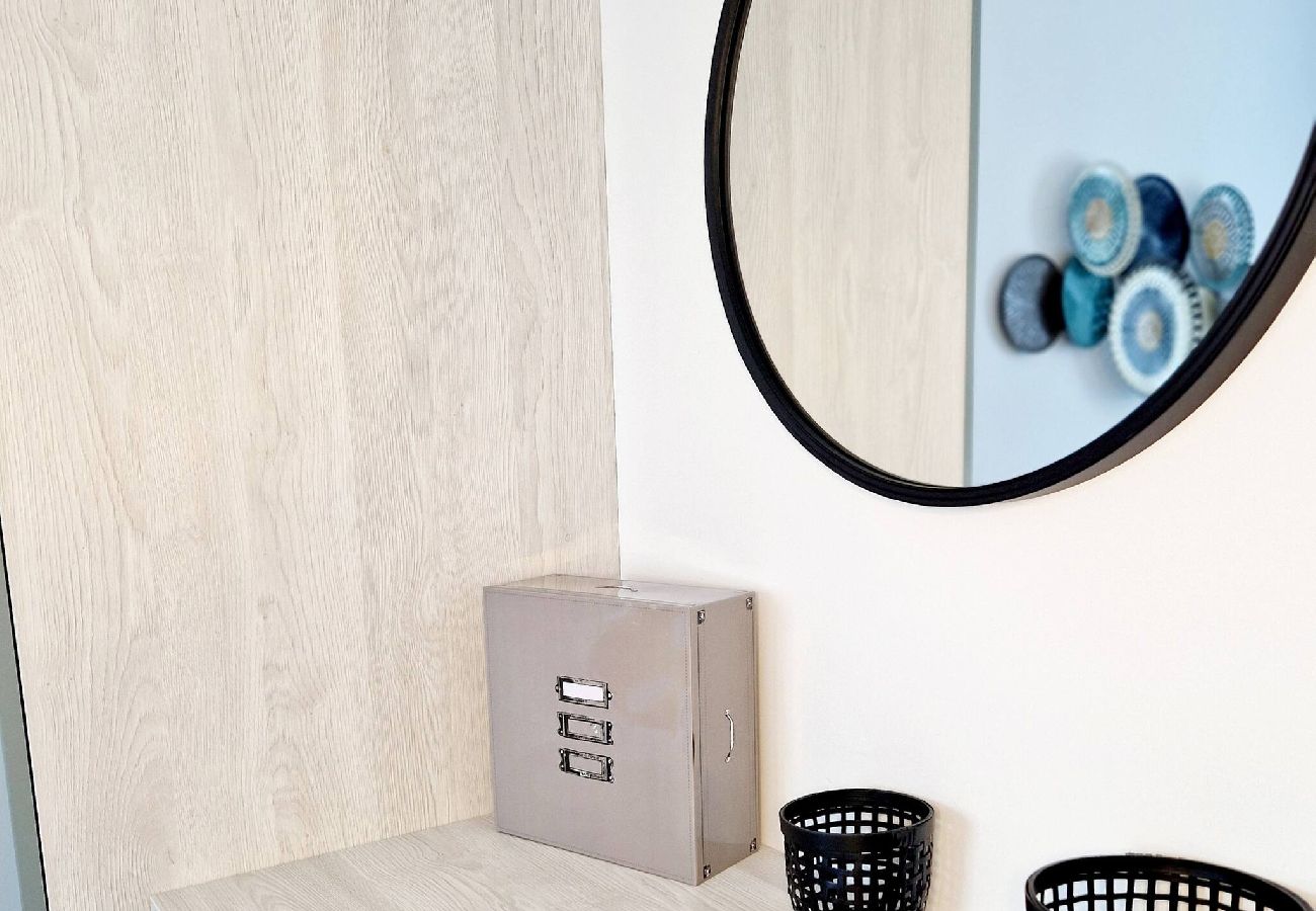 Villa à Gabriac - Le Gîte City Haut de gamme, Jardin, Pi