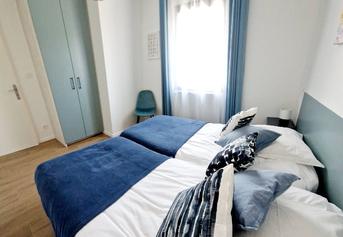 Villa à Gabriac - Le Gîte City Haut de gamme, Jardin, Pi