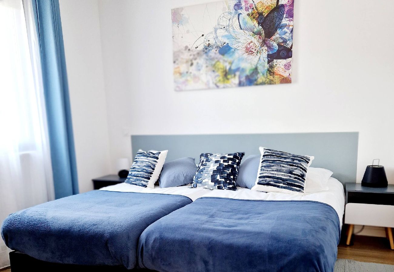 Villa à Gabriac - Le Gîte City Haut de gamme, Jardin, Pi