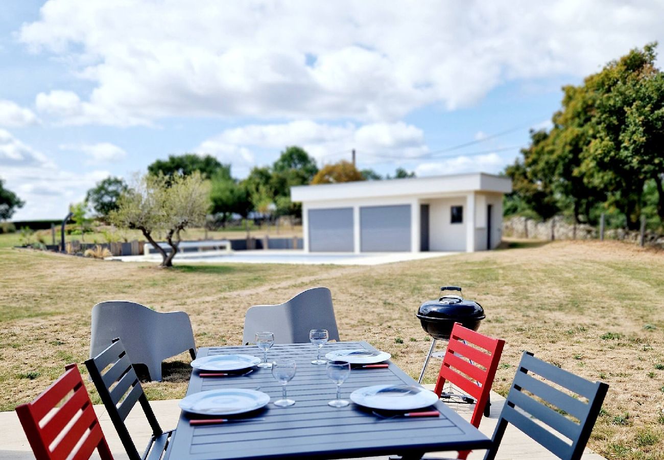 Villa à Gabriac - Le Gîte City Haut de gamme, Jardin, Pi