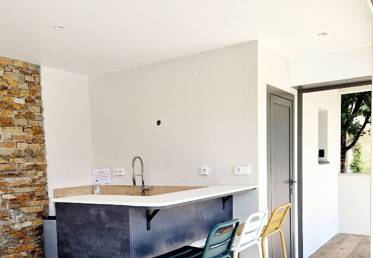 Villa à Gabriac - Le Gîte City Haut de gamme, Jardin, Pi