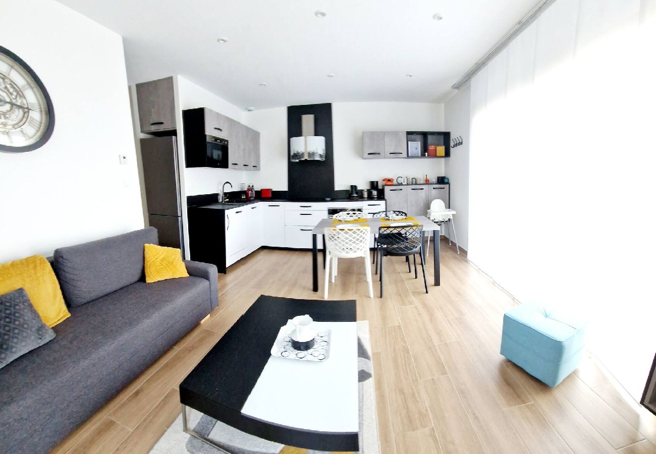 Villa à Gabriac - Le Gîte City Haut de gamme, Jardin, Pi