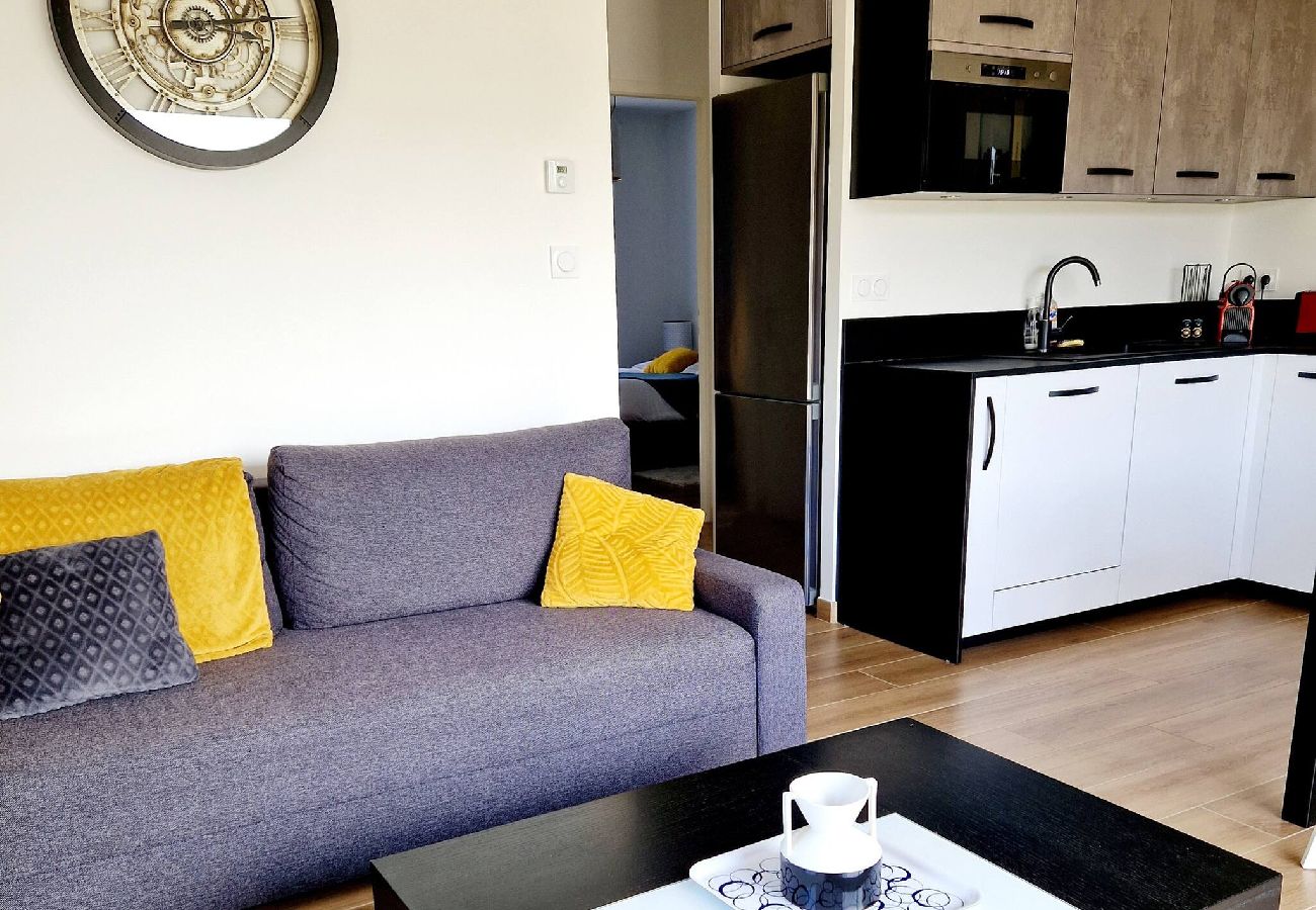 Villa à Gabriac - Le Gîte City Haut de gamme, Jardin, Pi