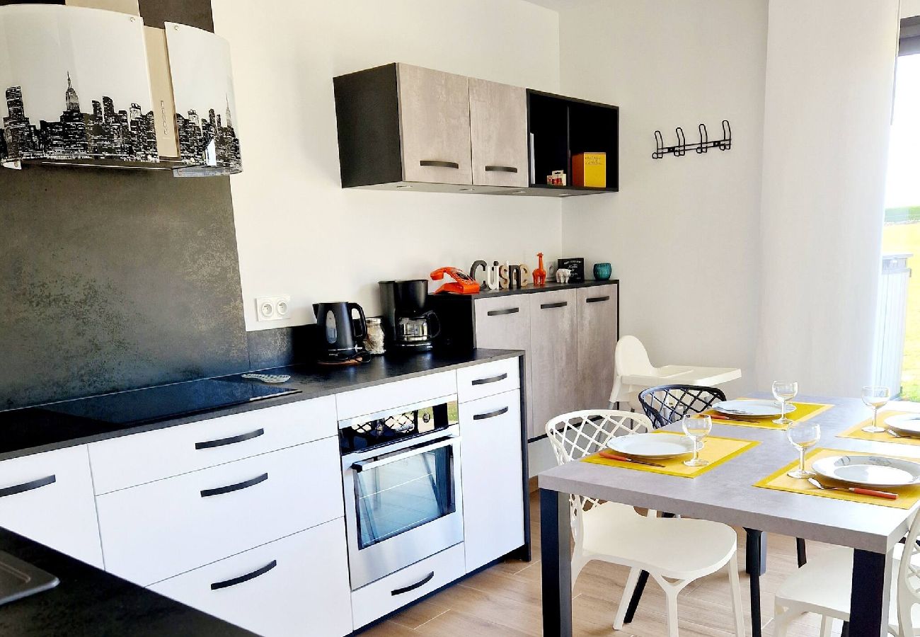 Villa à Gabriac - Le Gîte City Haut de gamme, Jardin, Pi