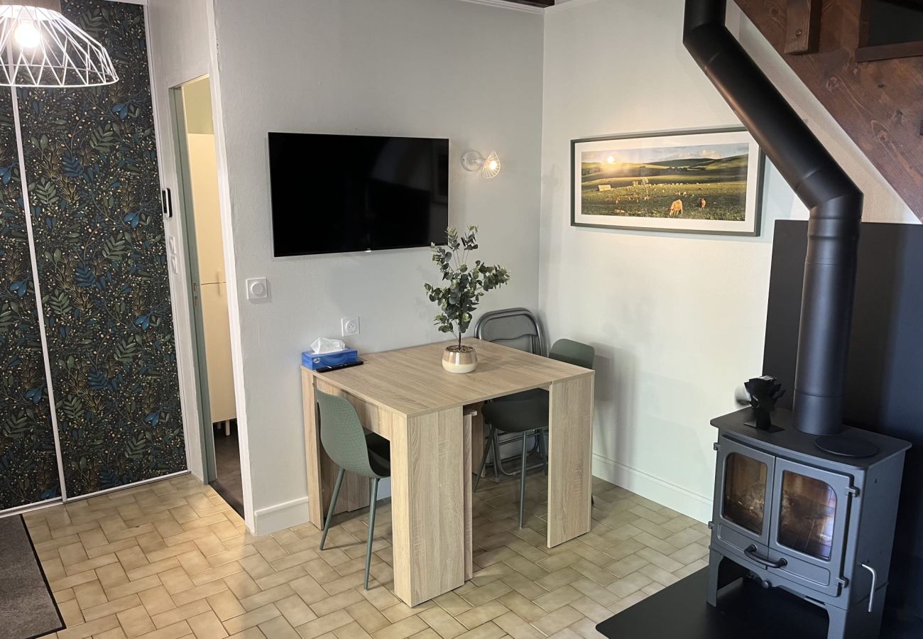 Chalet à Laguiole - Le Chalet de l'Abeille