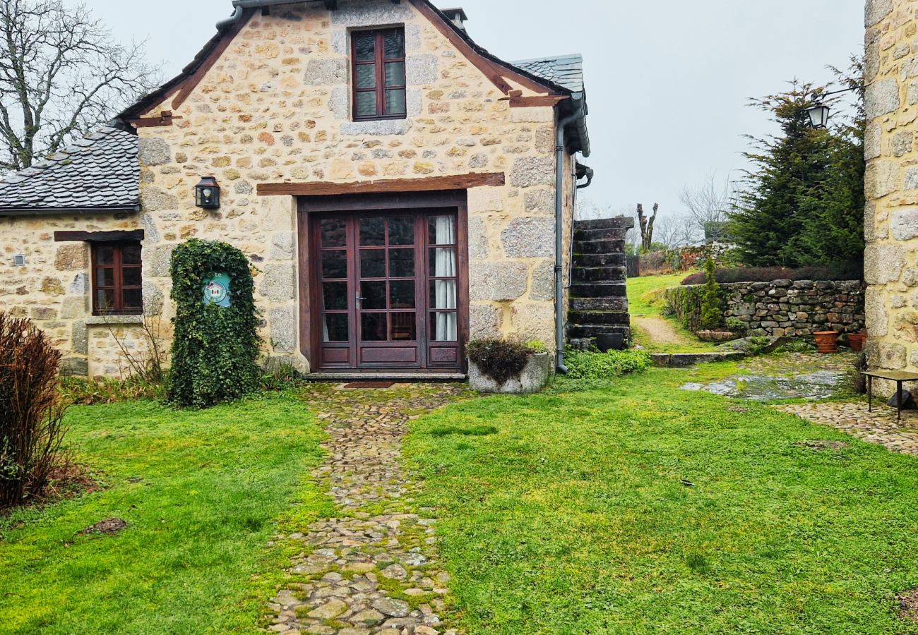 Gîte Rural à Saint-Amans-des-Cots - Gite de Saint-Juery