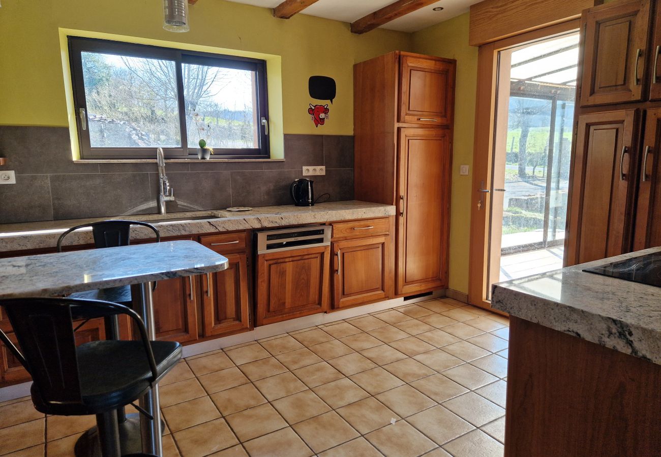 Gîte Rural à Sébrazac - L'Oustal de la Rusque