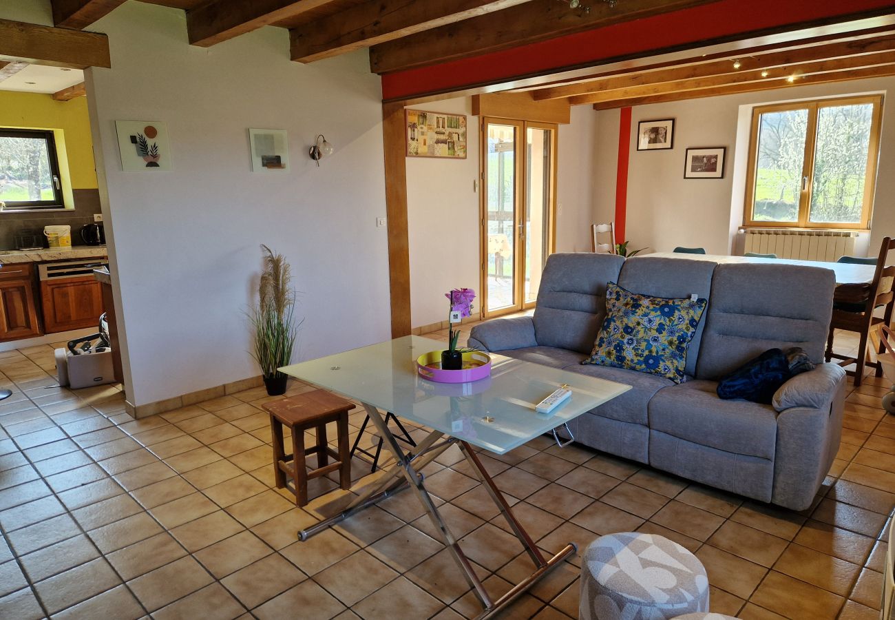 Gîte Rural à Sébrazac - L'Oustal de la Rusque