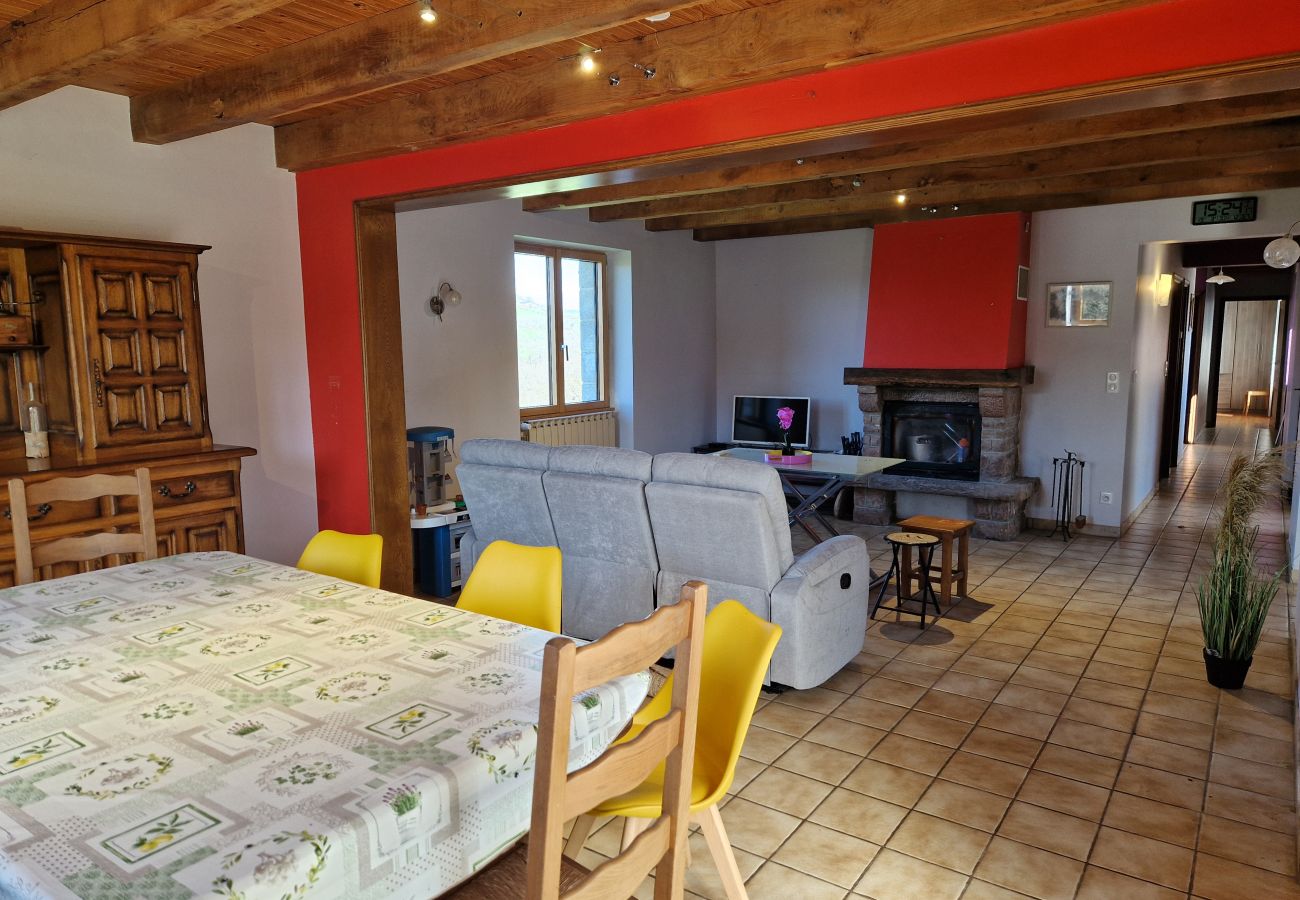 Gîte Rural à Sébrazac - L'Oustal de la Rusque