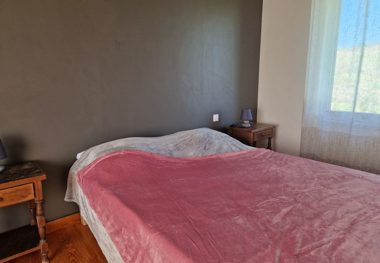 Gîte Rural à Sébrazac - L'Oustal de la Rusque