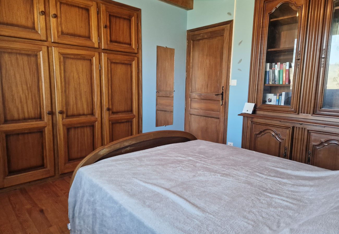 Gîte Rural à Sébrazac - L'Oustal de la Rusque