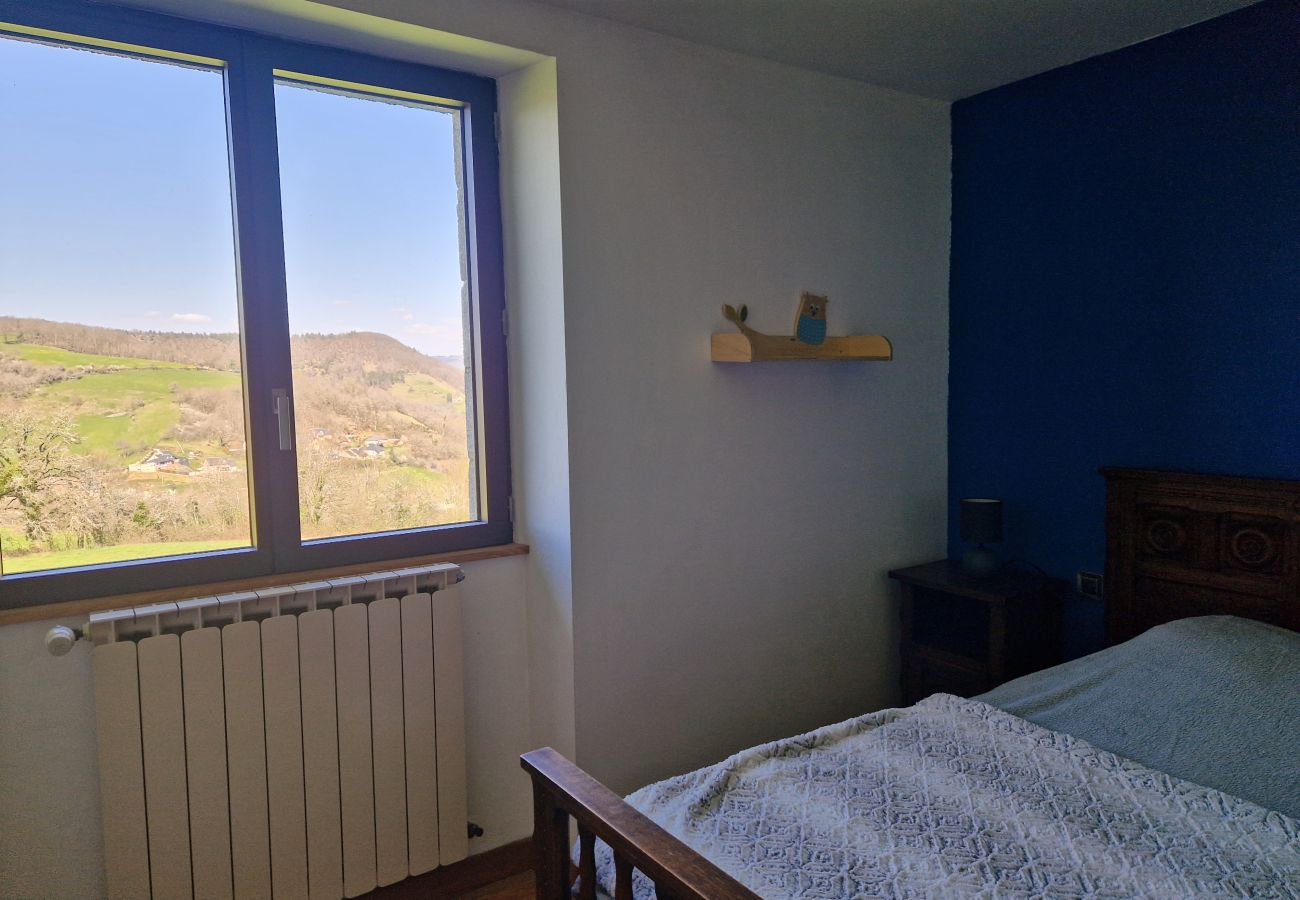 Gîte Rural à Sébrazac - L'Oustal de la Rusque