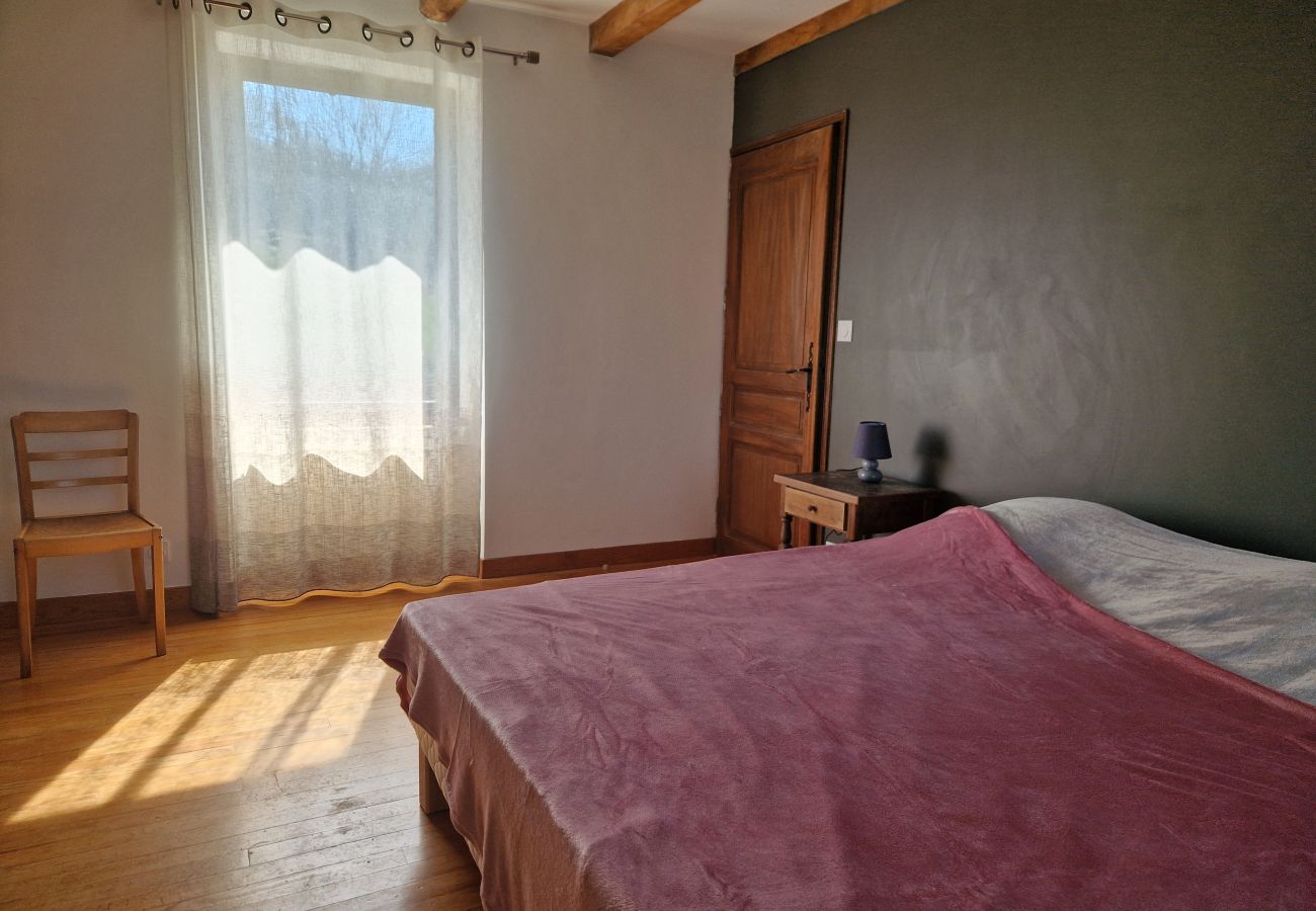 Gîte Rural à Sébrazac - L'Oustal de la Rusque