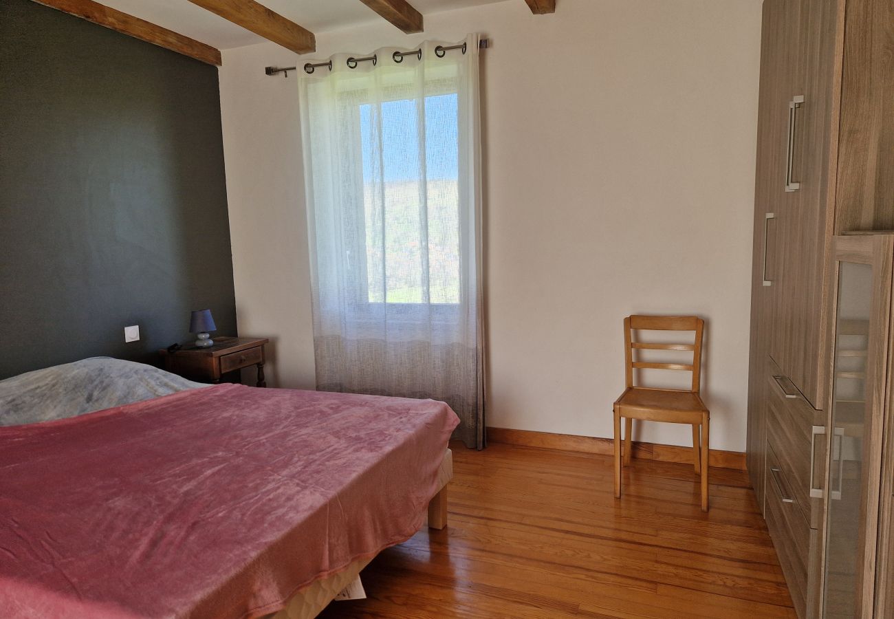 Gîte Rural à Sébrazac - L'Oustal de la Rusque