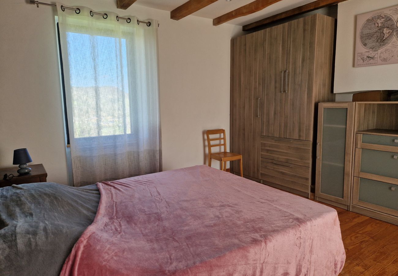 Gîte Rural à Sébrazac - L'Oustal de la Rusque